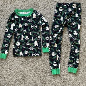 Hanna Andersson Boys Size 5T Christmas Pajamas in Star Wars Holiday Print